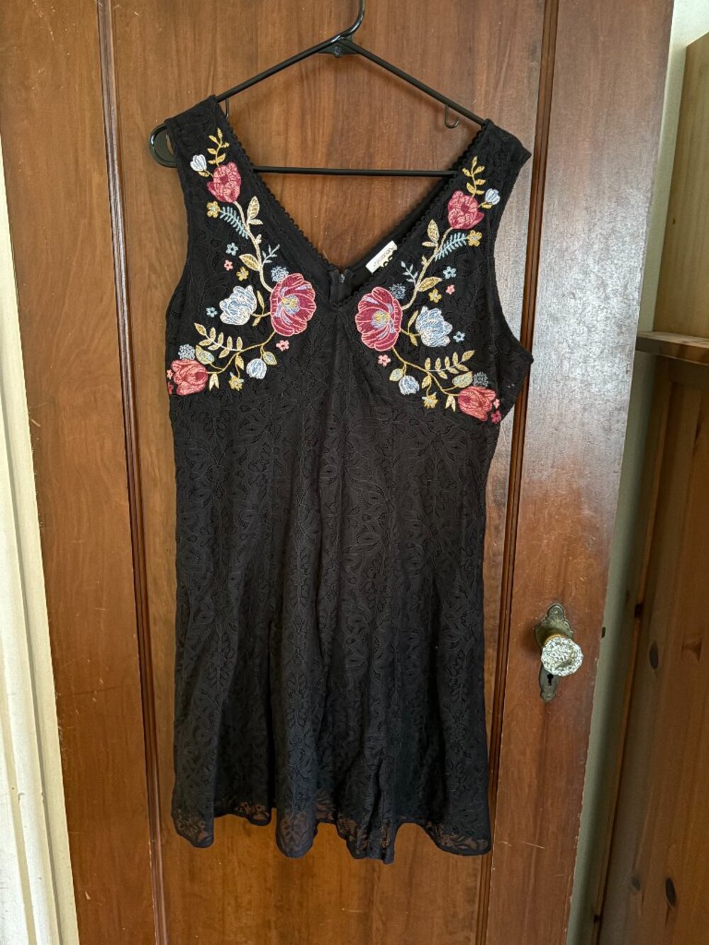 Xhiliration Black Floral Embroidered Mini Dress (Size XL)